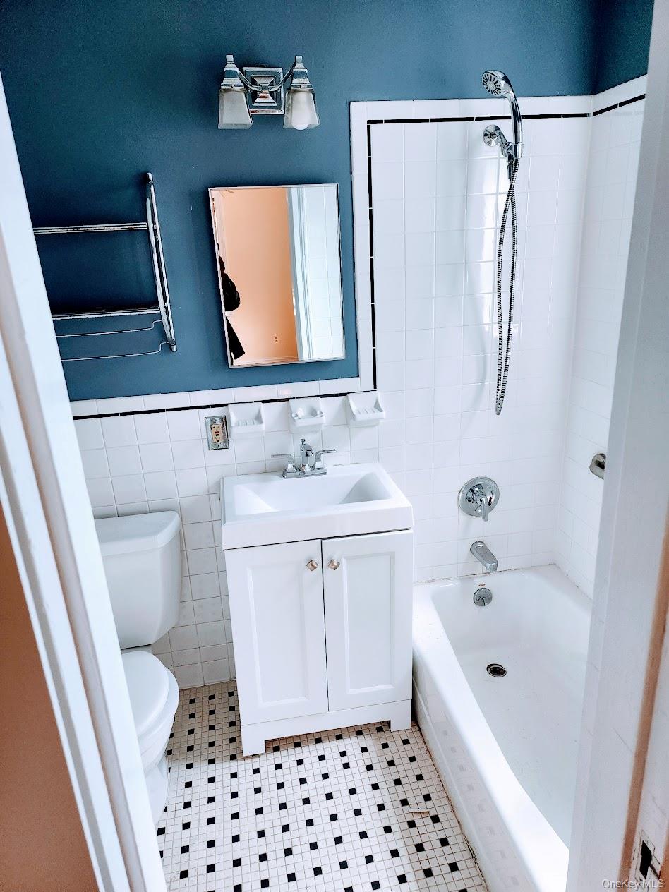 68 E. Hartsdale Avenue 5F