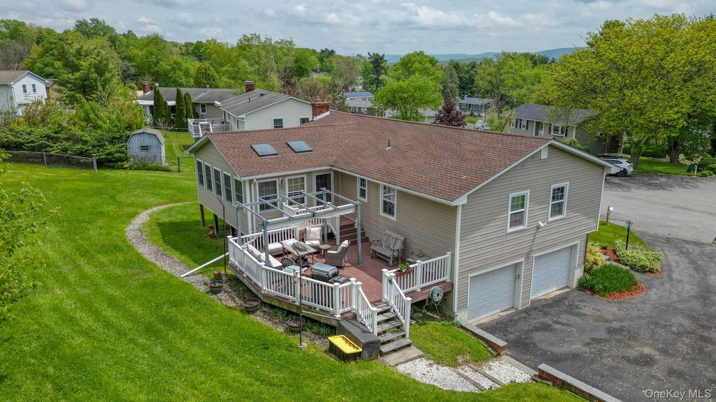 Photo of 11 Alden Court, Fishkill, NY 12524 (MLS # 1000371)
