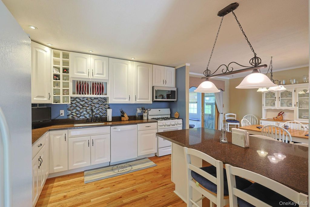 Photo of 11 Alden Court, Fishkill, NY 12524 (MLS # 1000371)