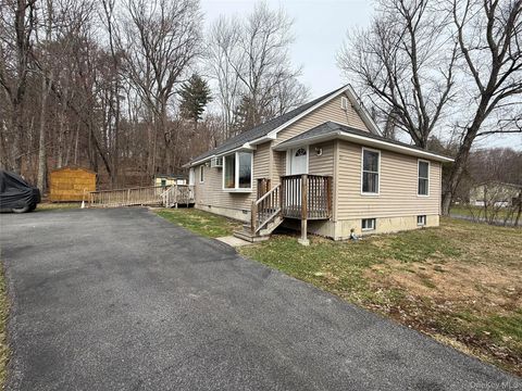 27 Hardenburg Road Pine Bush NY 12566