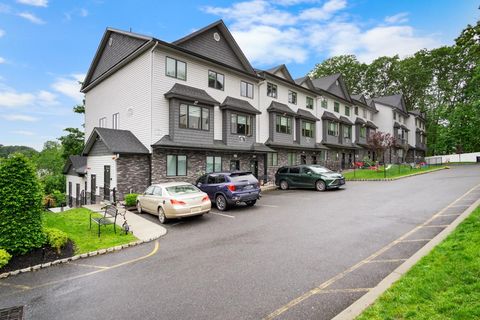 61 Blauvelt Road Monsey NY 10952