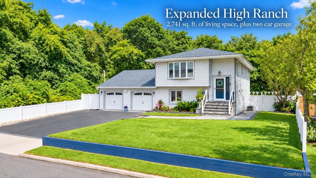 Photo of 175 Stuyvesant Road, Oakdale, NY 11769 (MLS # 1053595)