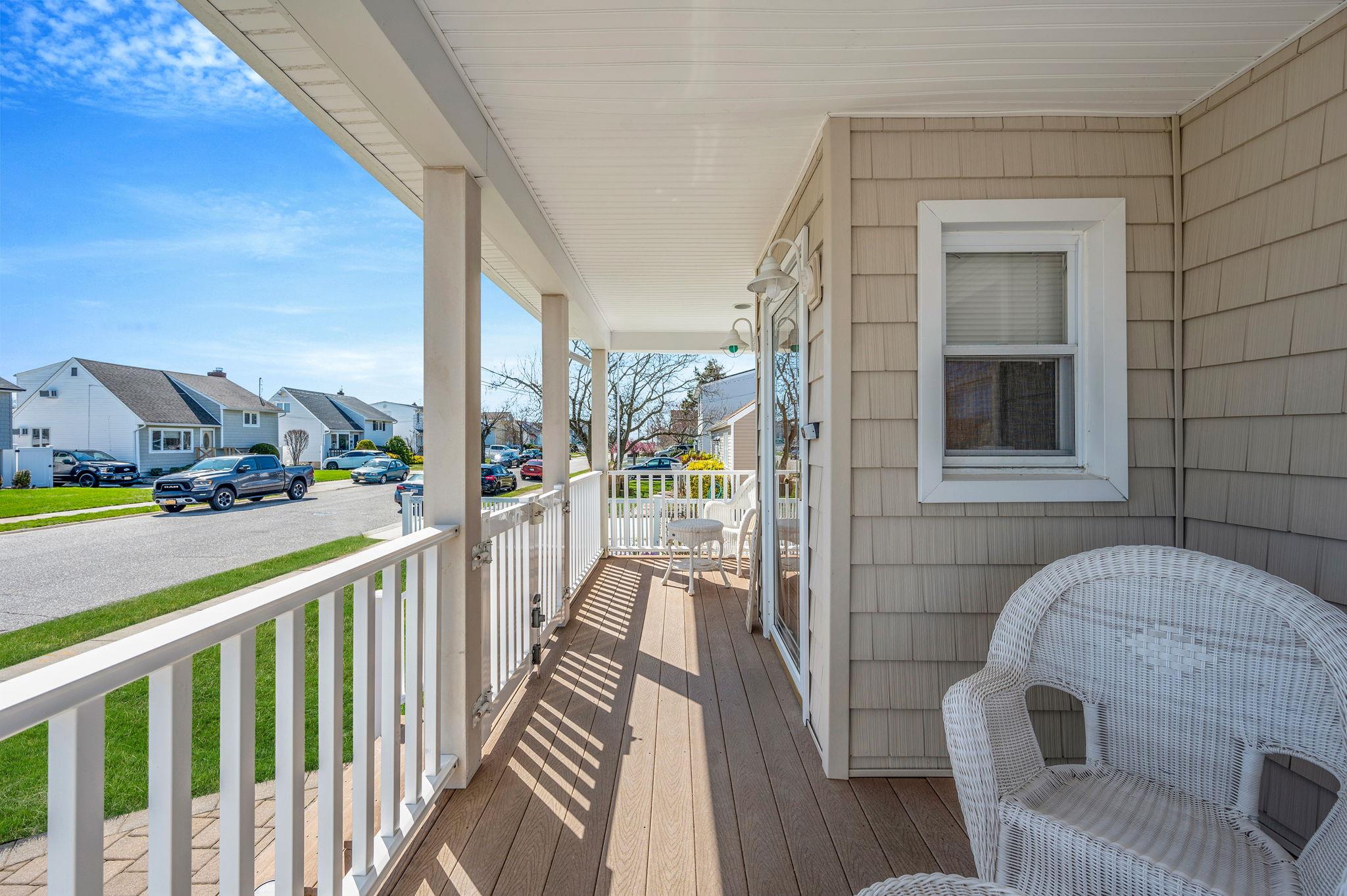 320 East Drive, Copiague, New York image 5
