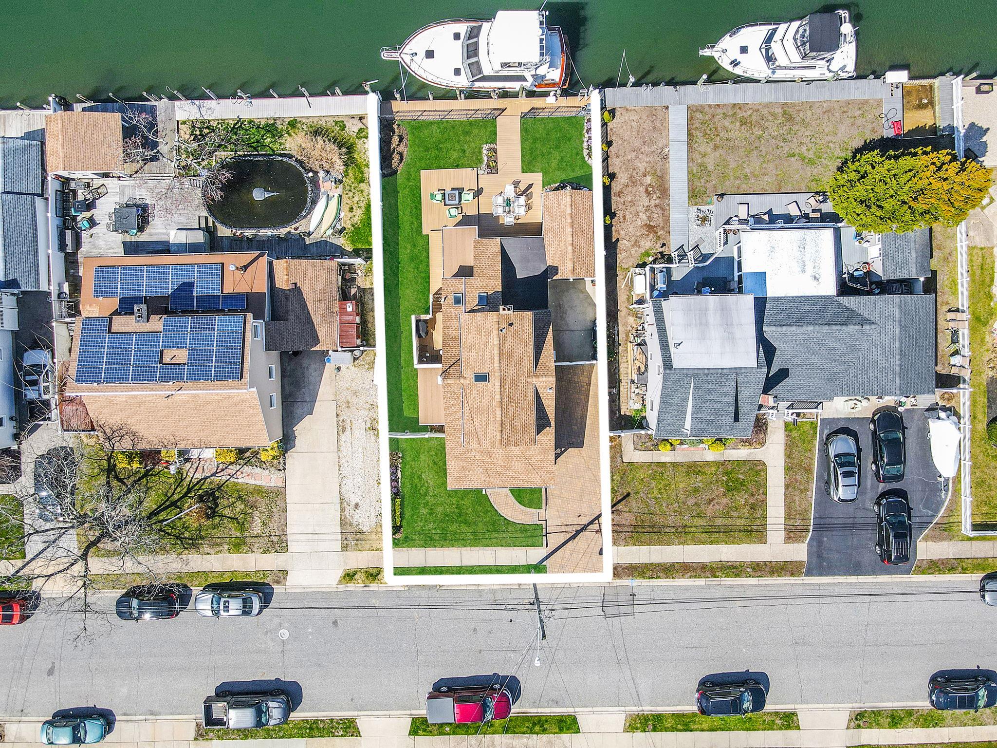 320 East Drive, Copiague, New York image 41