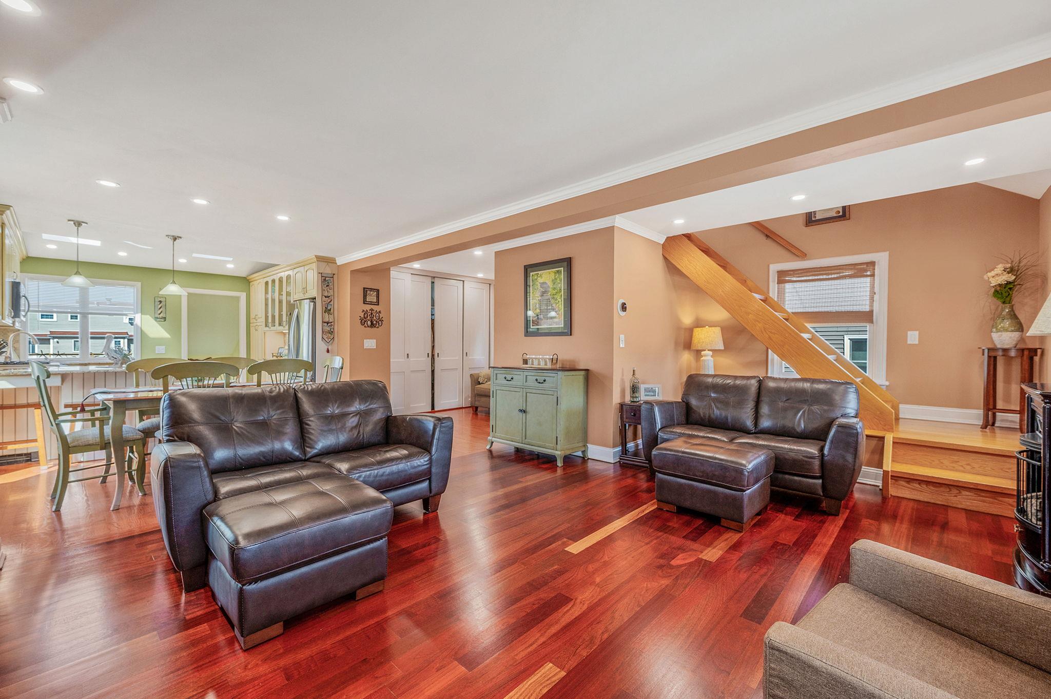 320 East Drive, Copiague, New York image 8