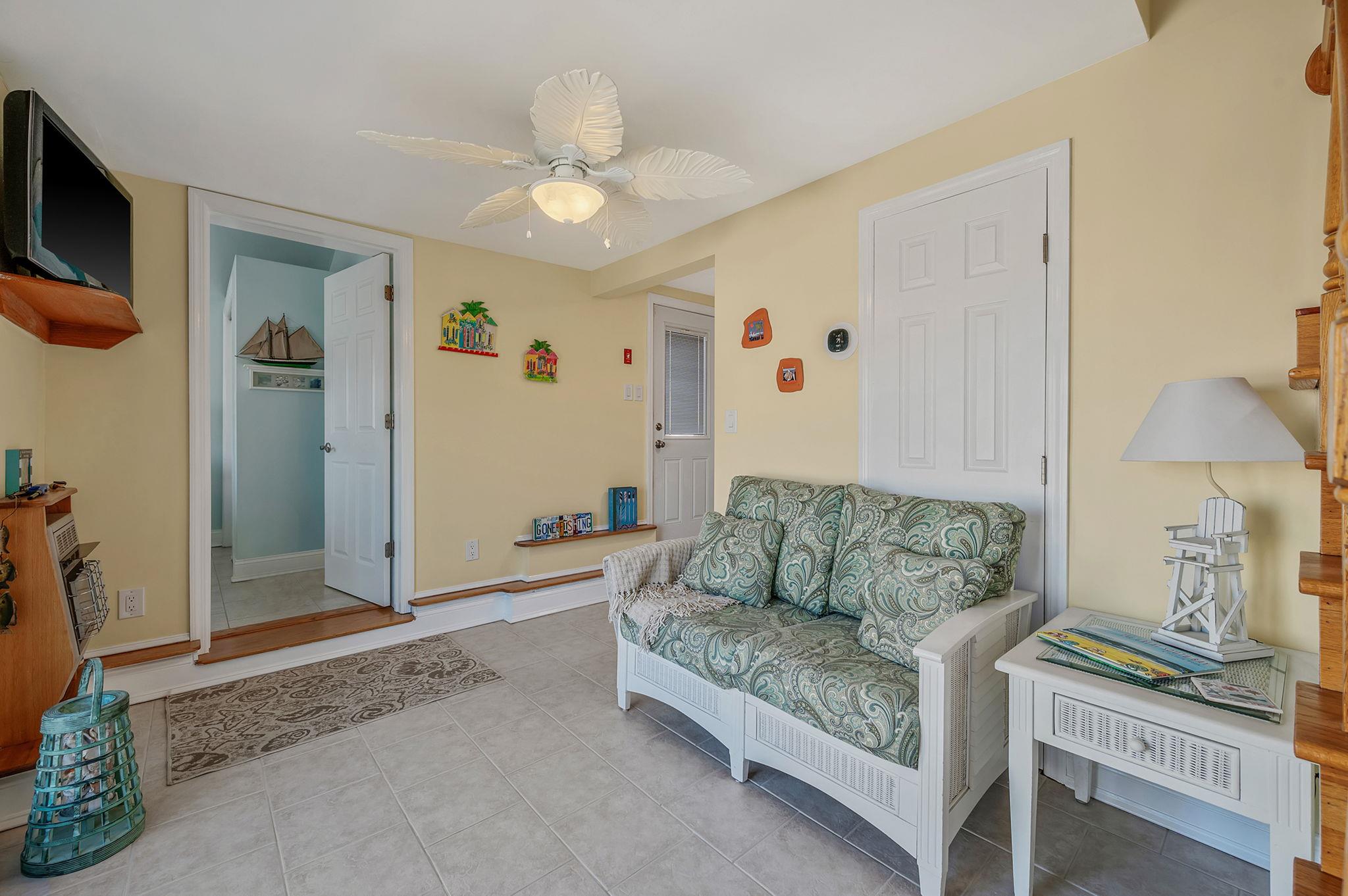 320 East Drive, Copiague, New York image 20