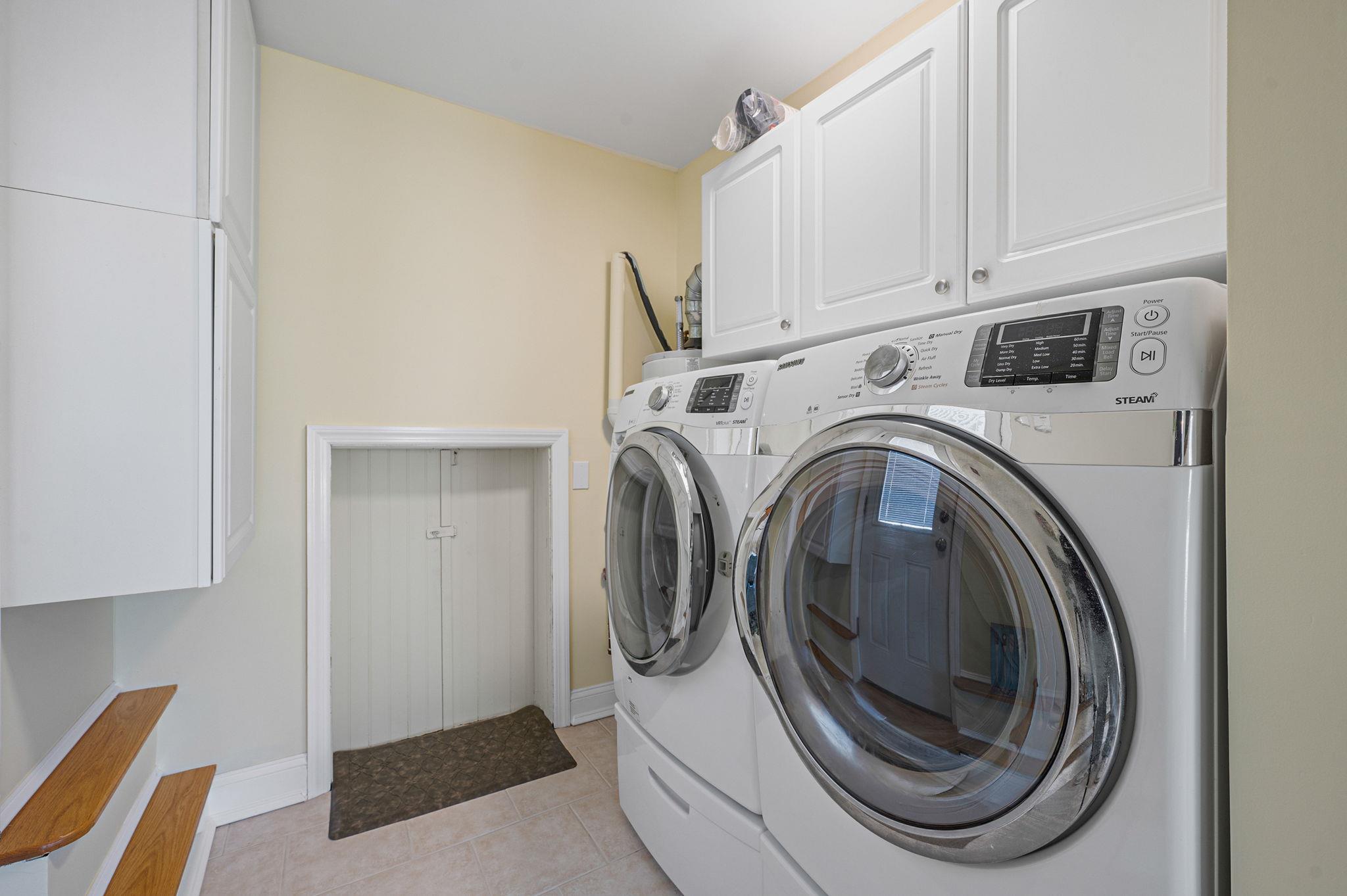 320 East Drive, Copiague, New York image 21