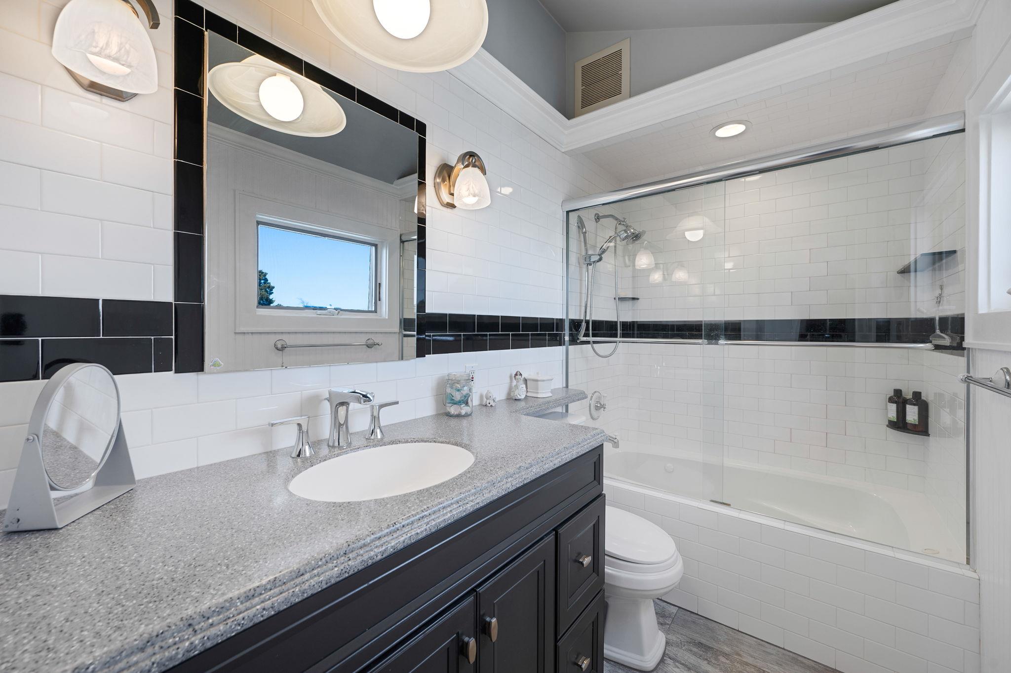 320 East Drive, Copiague, New York image 31