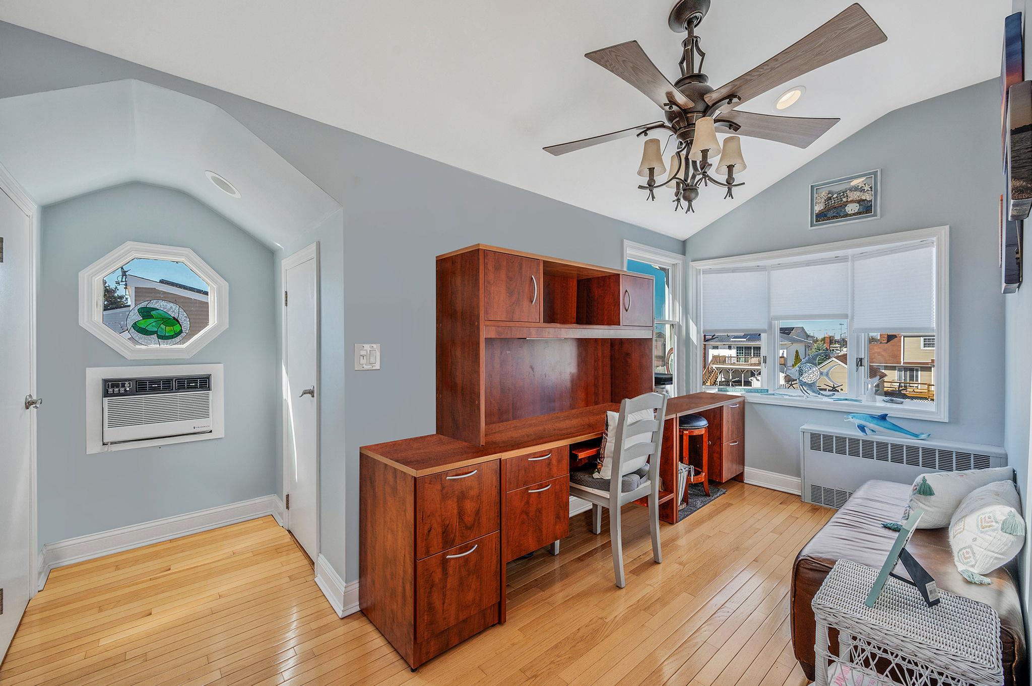 320 East Drive, Copiague, New York image 28