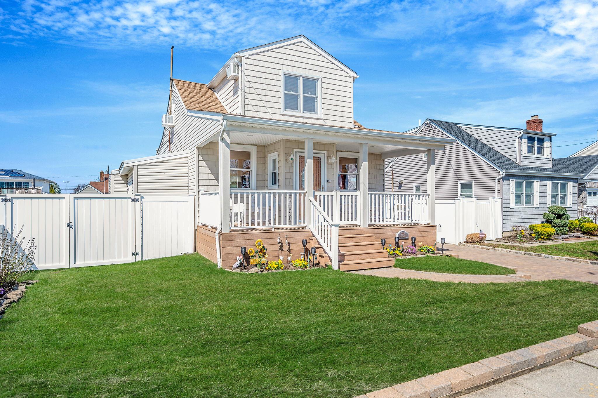 320 East Drive, Copiague, New York image 3