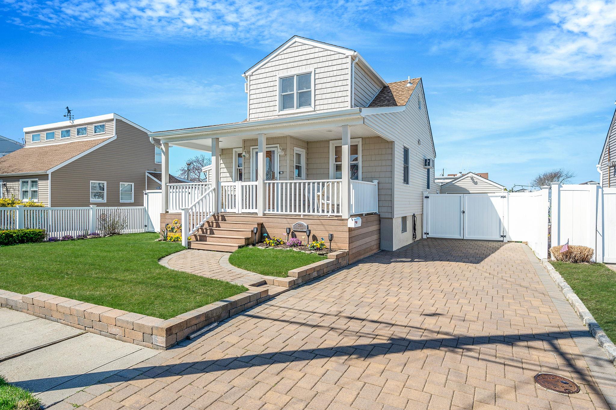 320 East Drive, Copiague, New York image 2