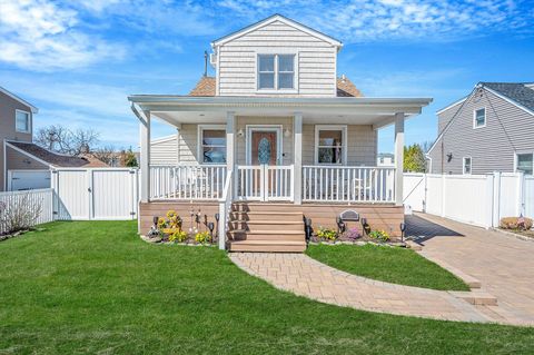 320 East Drive, Copiague, NY 11726 - MLS#: 849824