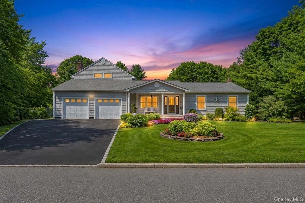 Photo of 29 Niewood Drive, Ridge, NY 11961 (MLS # 1038374)
