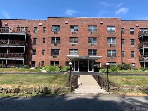 Homes For Sale - 5 Oakdale Manor #L22<br/> Rockland County, Suffern, NY 10901