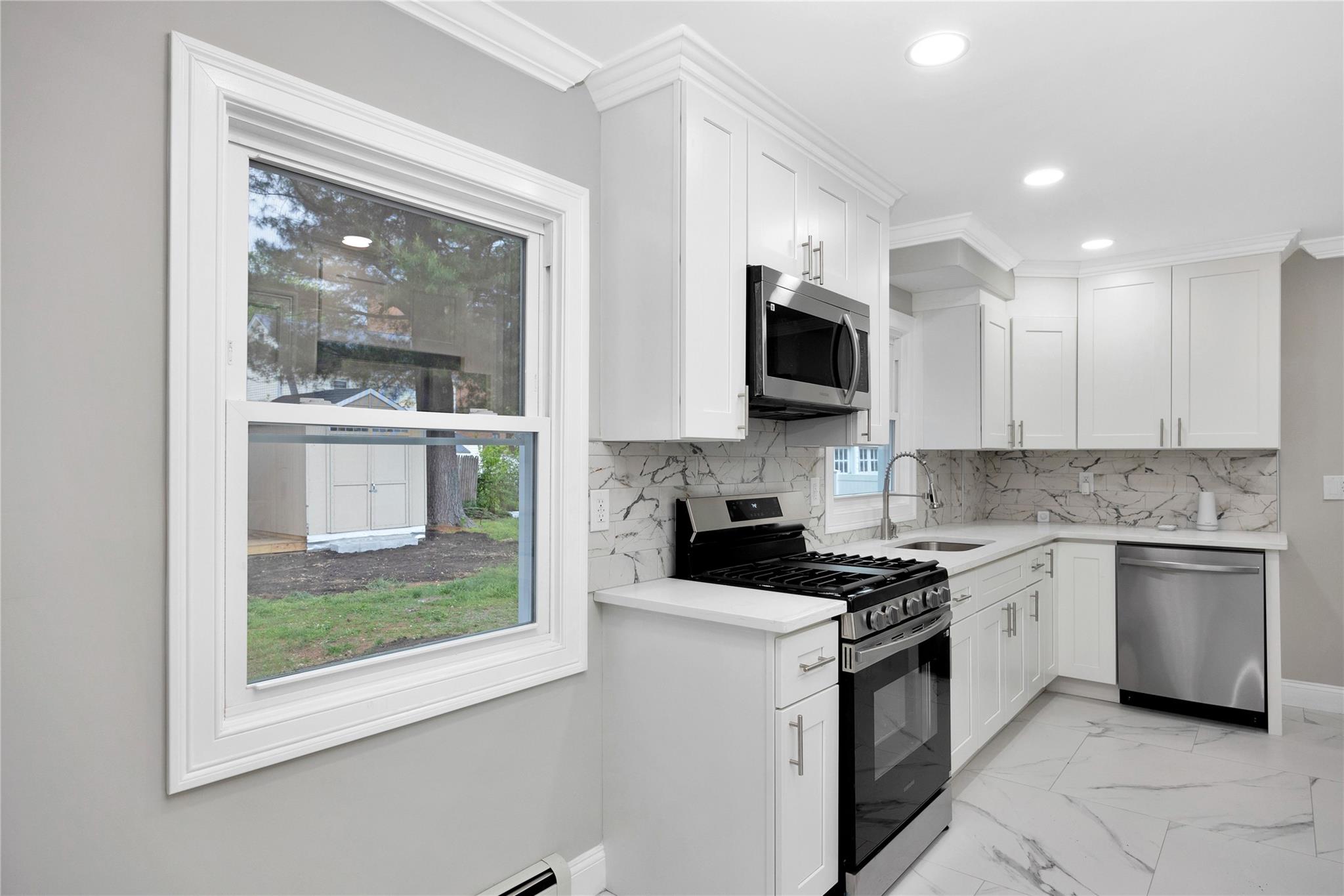 95 Marvin Avenue, Hempstead, New York image 13