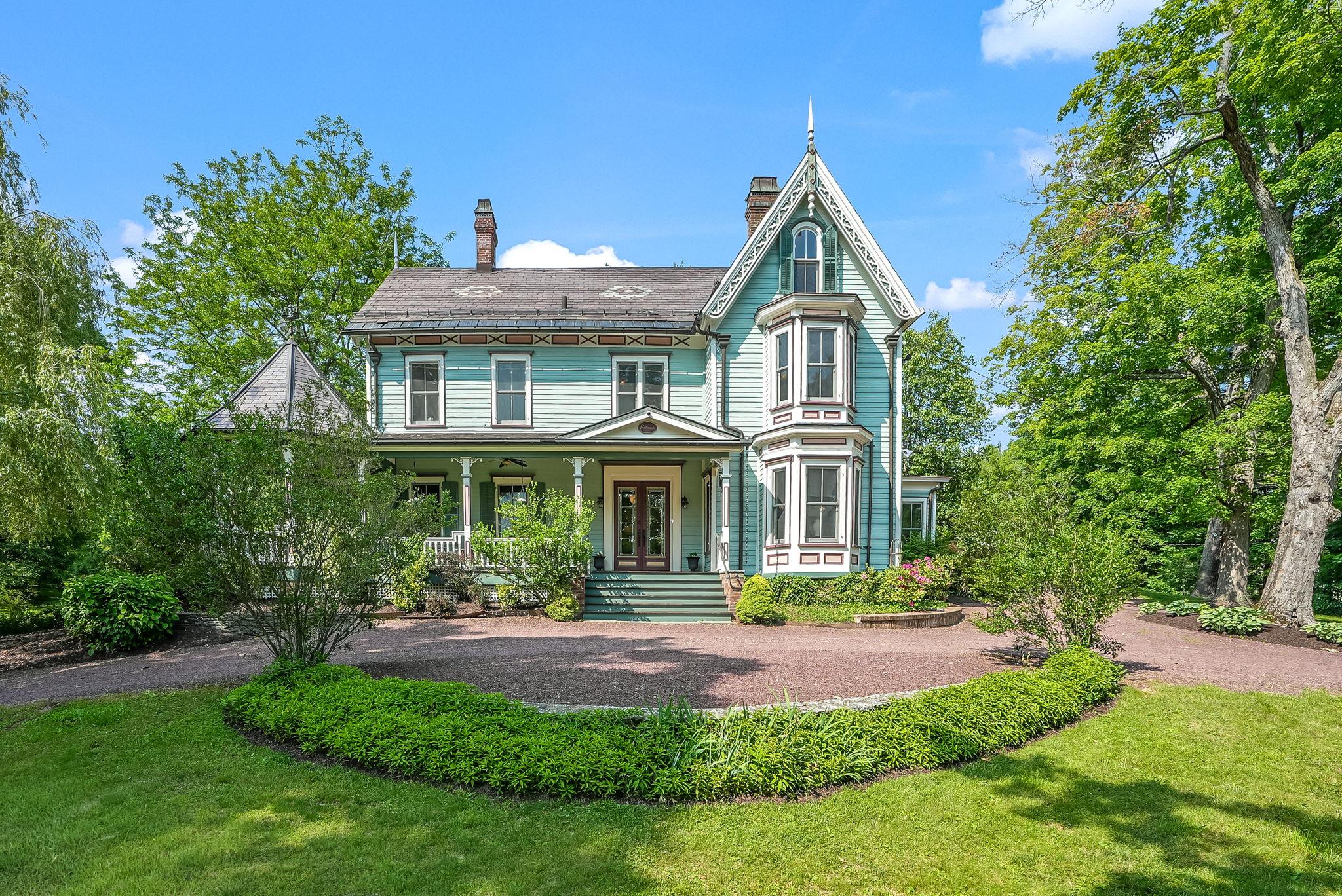 Bedell Road, Poughkeepsie, New York - 7 Bedrooms  
7 Bathrooms  
15 Rooms - 