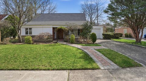 23 Hartley Road Great Neck NY 11023