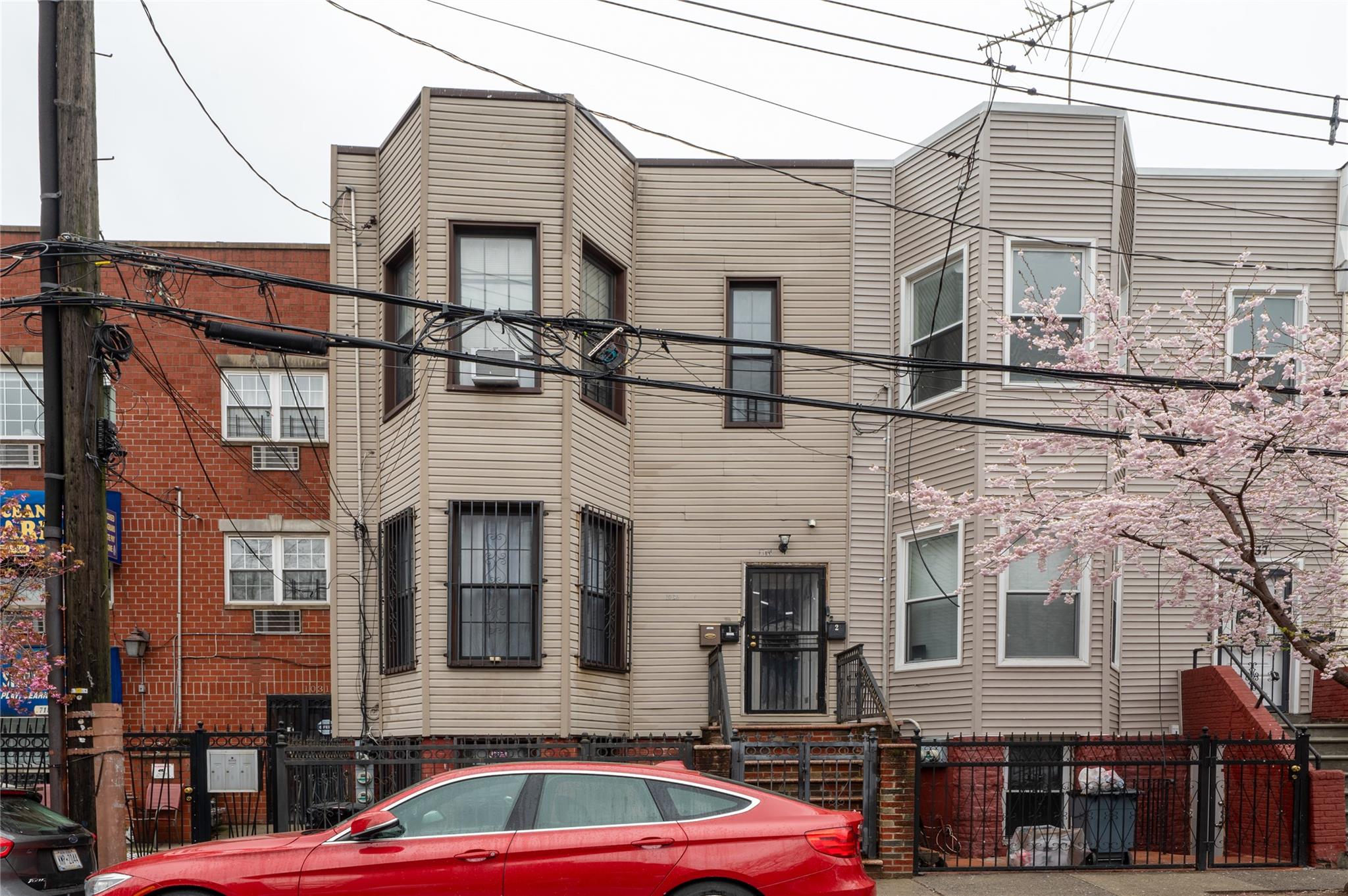 Trinity Avenue, Bronx, New York - 4 Bedrooms  
2 Bathrooms - 