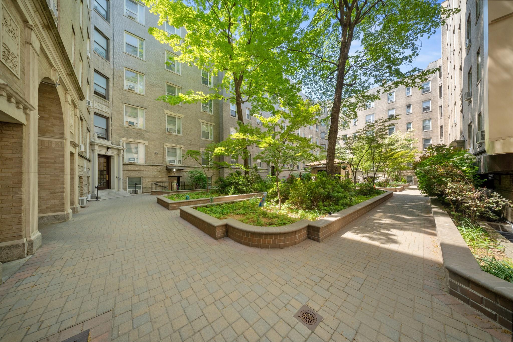 45-08 40 Street #F32, Sunnyside, New York image 15