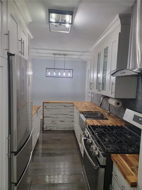 Homes For Sale - 245 BRONX RIVER RD Bronx River Road #3E<br/> Yonkers, NY 10704