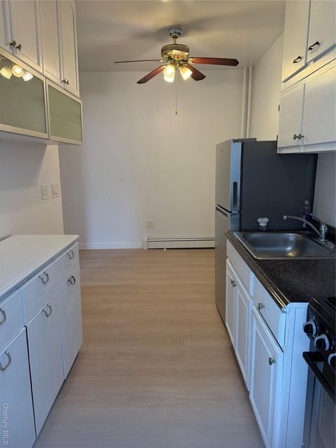 25-12 14th Place 1 Long Island City NY 11102