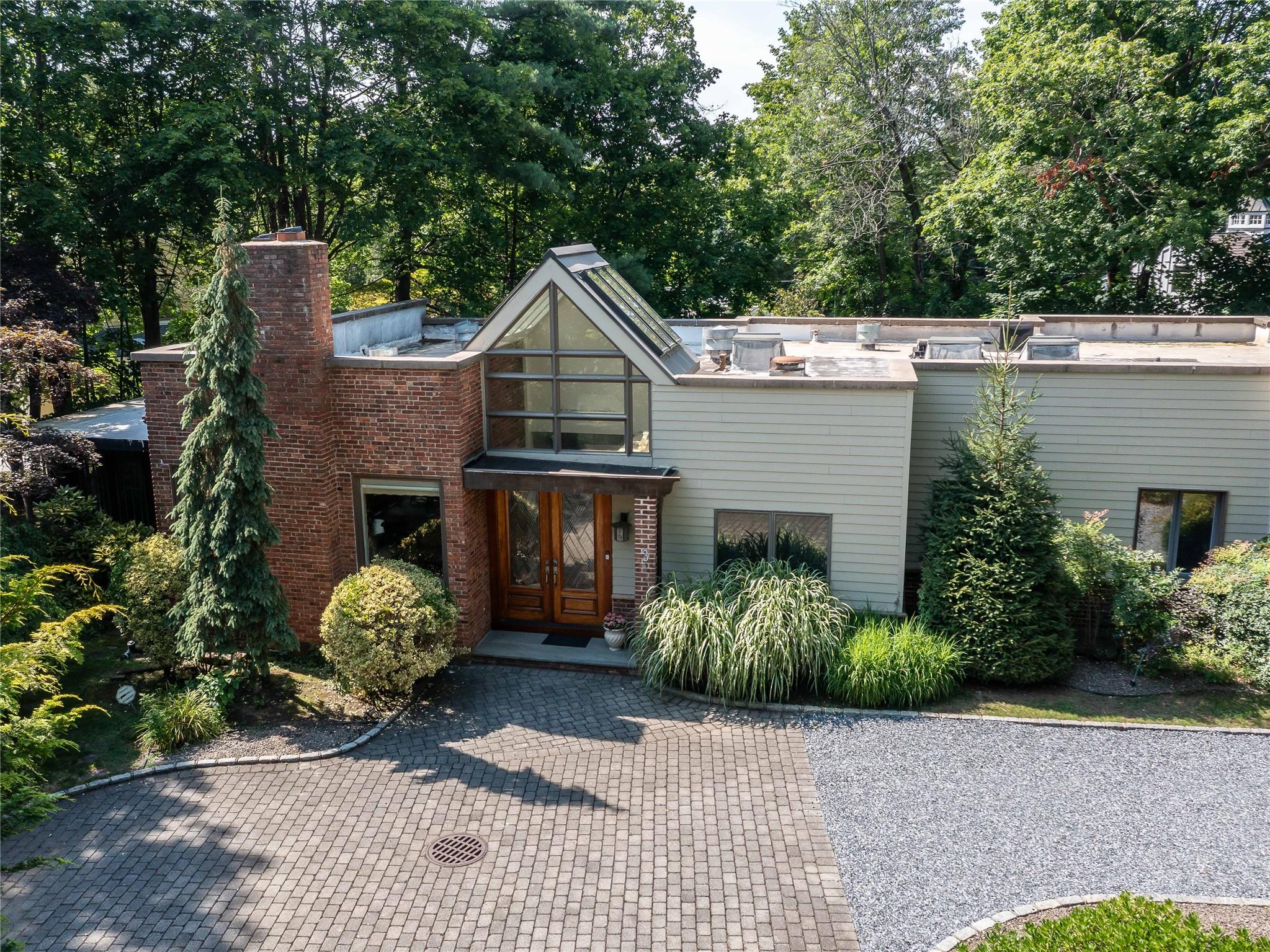 3 West Drive