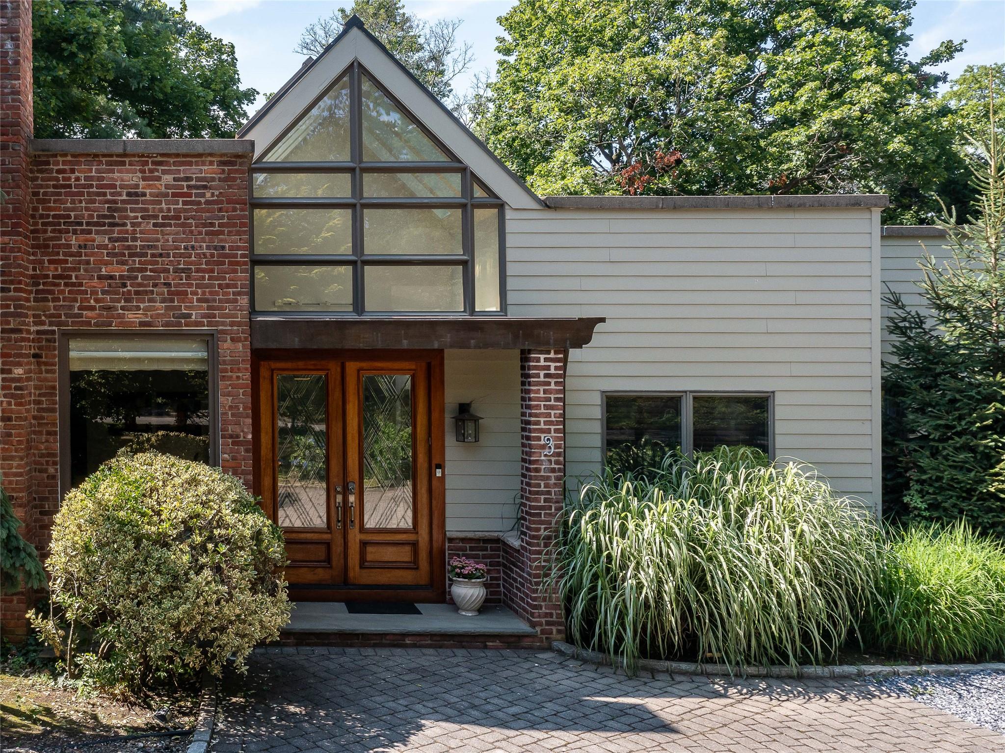 3 West Drive