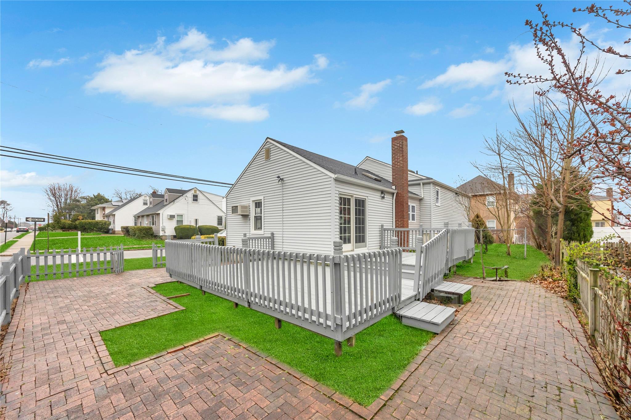 69 East Avenue, Hicksville, New York image 3