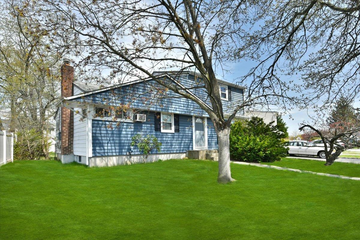 3981 Old Post Road, Seaford, New York image 2
