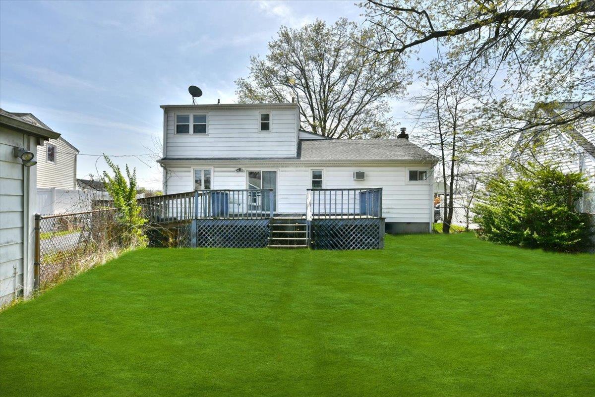 3981 Old Post Road, Seaford, New York image 17
