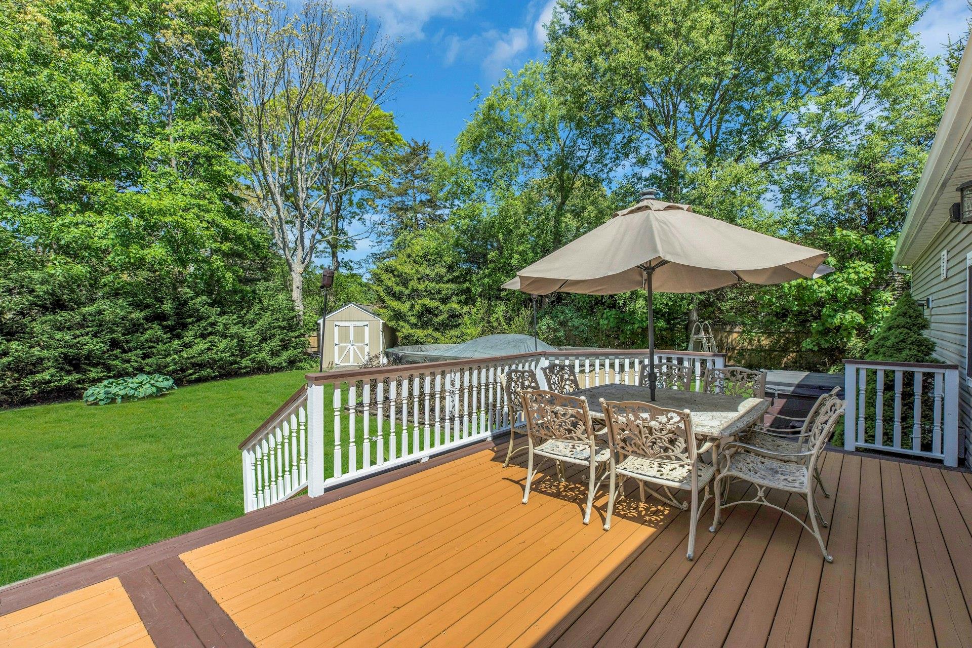 614 Spruce Avenue, Sayville, New York image 26