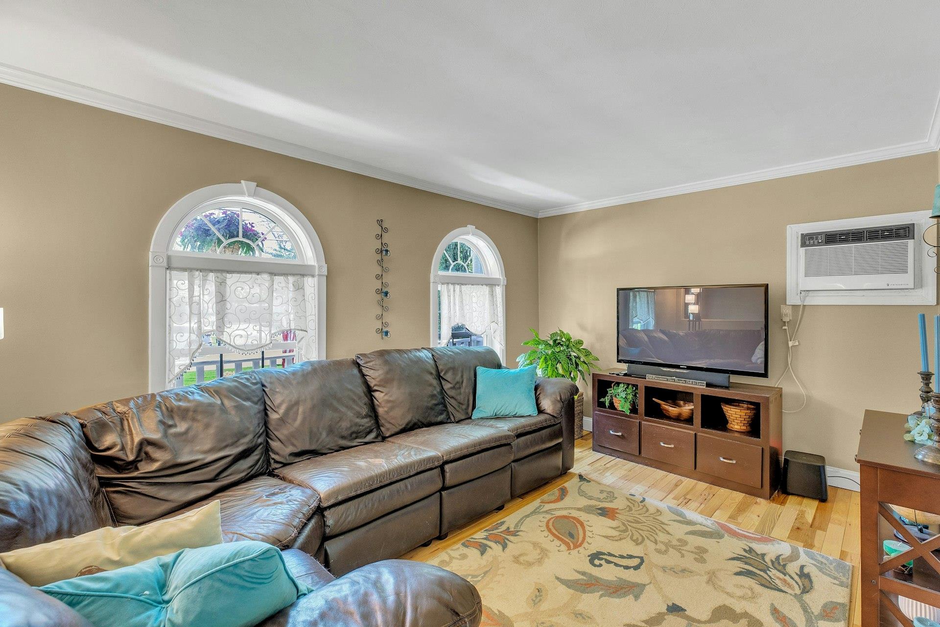 614 Spruce Avenue, Sayville, New York image 5