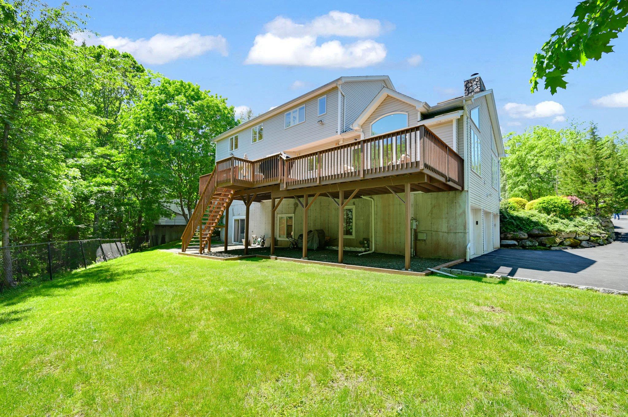 47 Roberts Road, New City, New York image 3
