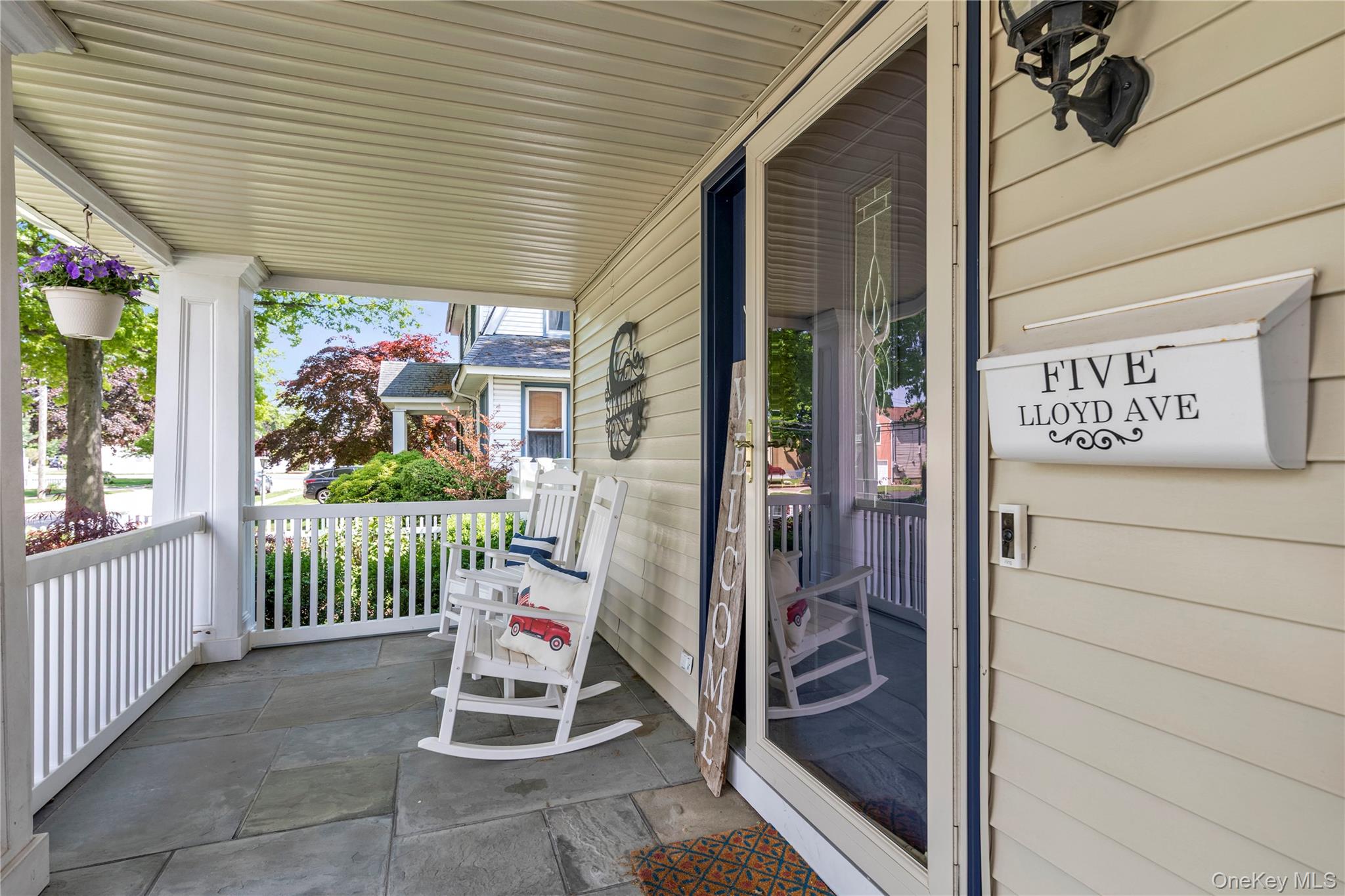 5 Lloyd Avenue