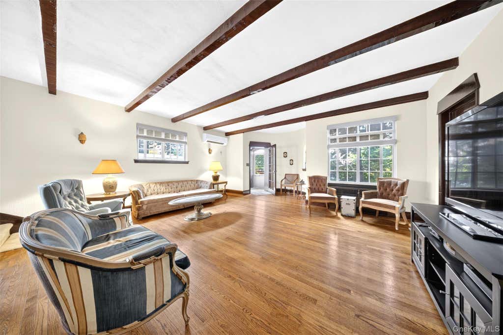 Photo of 168-09 29th Avenue, Flushing, NY 11358 (MLS # 1032847)
