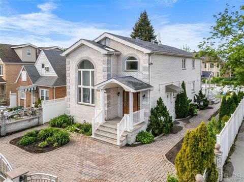 24571 61st Avenue Little Neck NY 11362