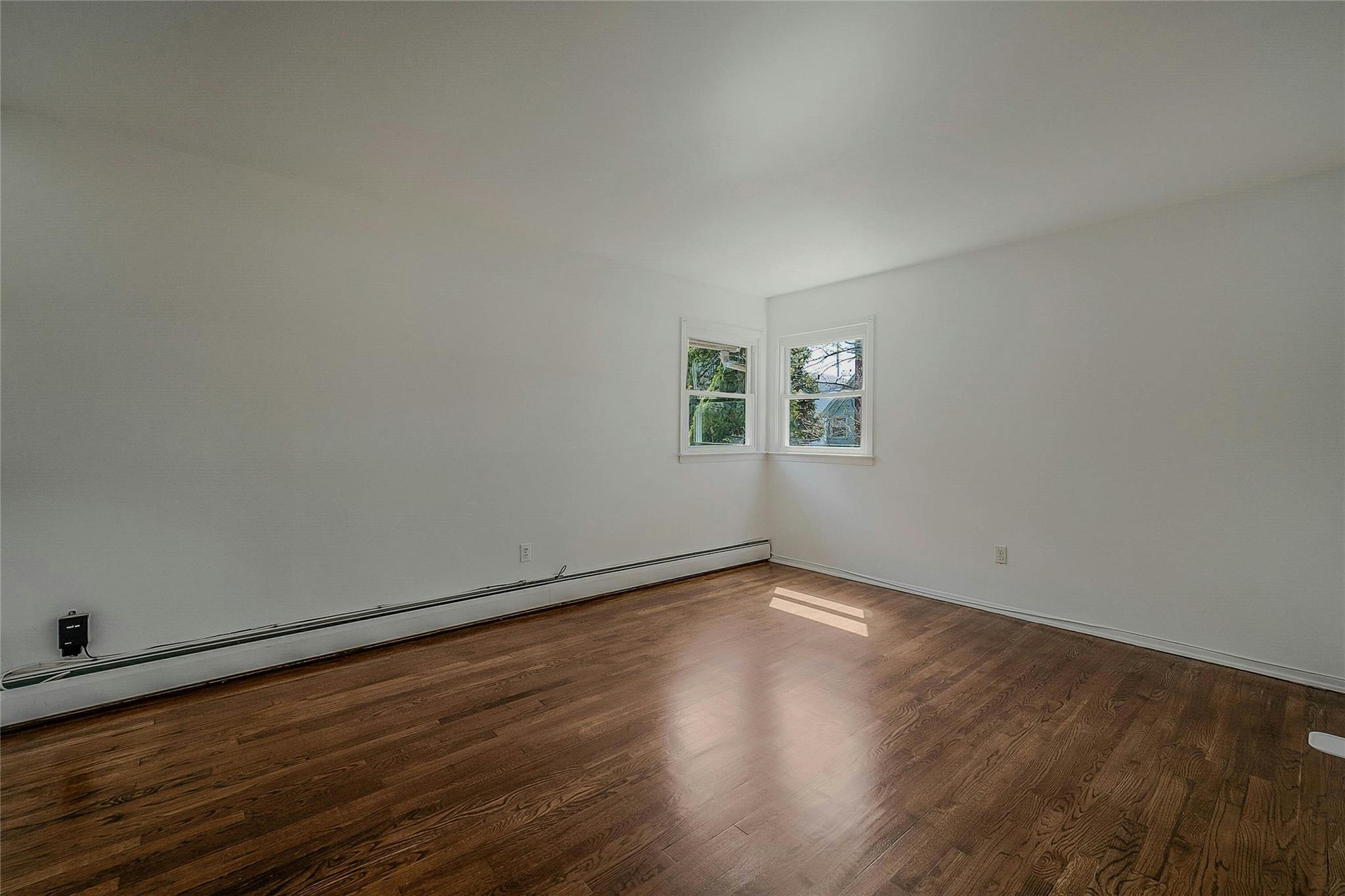 115 S 12th Street, New Hyde Park, New York image 32