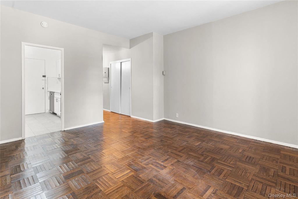 Photo of 3 Fordham Hill Oval #1G, Bronx, NY 10468 (MLS # 947867)