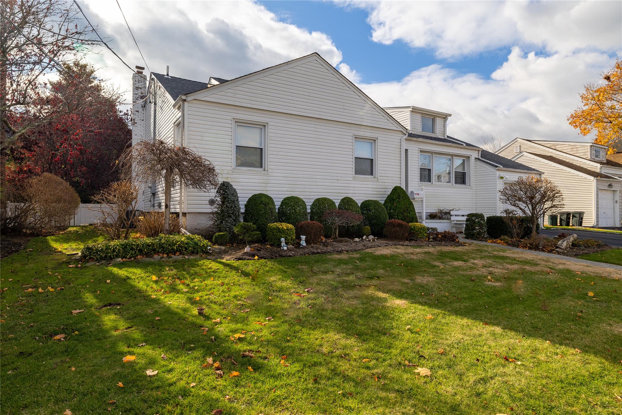 21 Cail Drive, East Rockaway, New York image 3