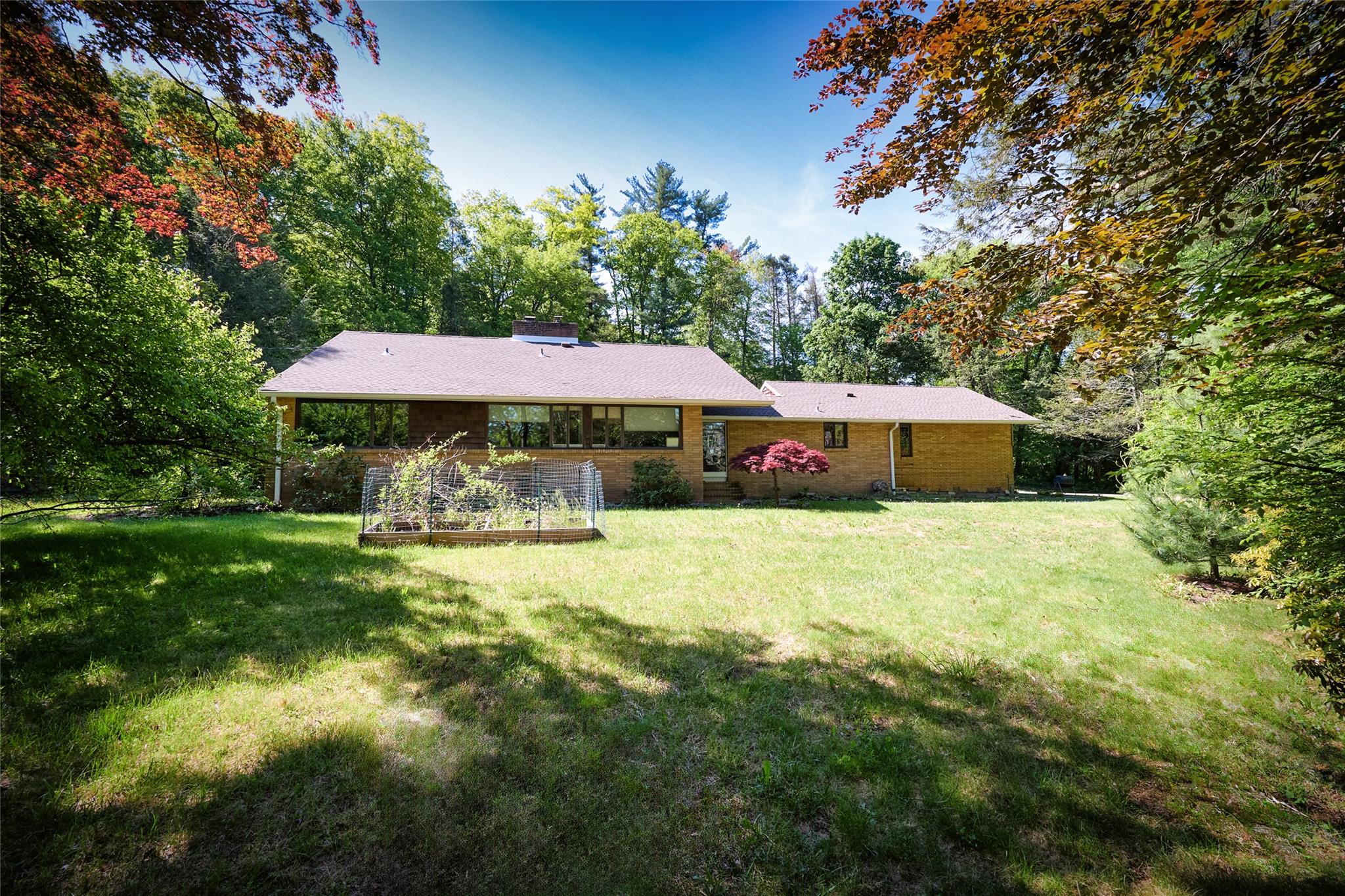 Ridge Road, Tuxedo Park, New York - 4 Bedrooms  
4 Bathrooms  
10 Rooms - 