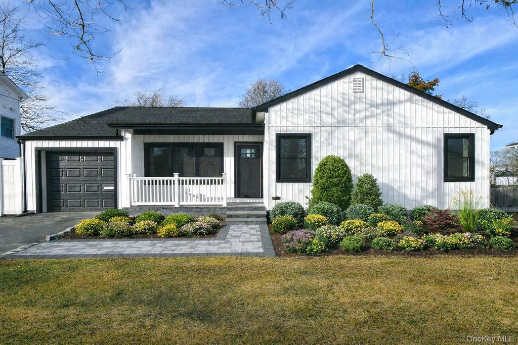 Photo of 1903 George Court, Merrick, NY 11566 (MLS # 951210)