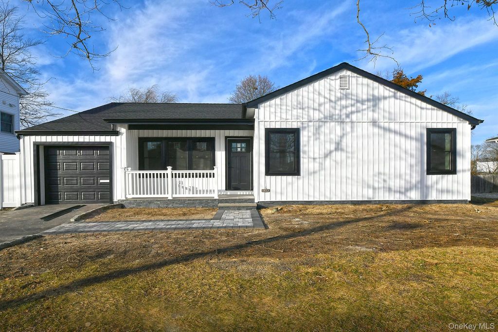 Photo of 1903 George Court, Merrick, NY 11566 (MLS # 951210)