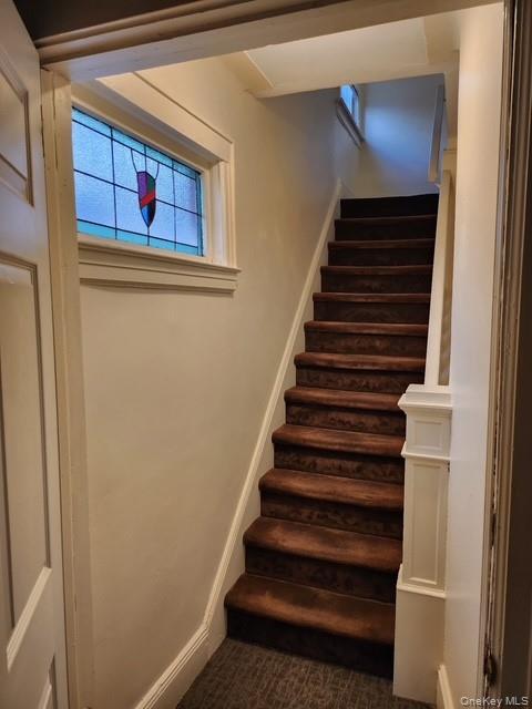 283 Houston Avenue 2nd floor