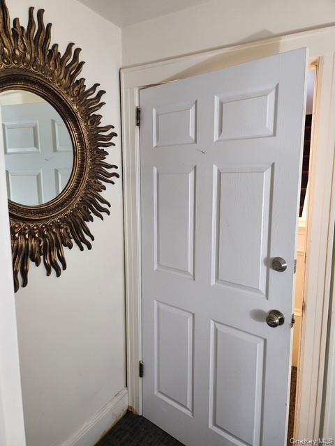 283 Houston Avenue 2nd floor