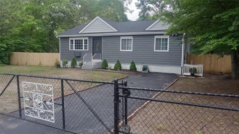 34 Park Lane Medford NY 11763