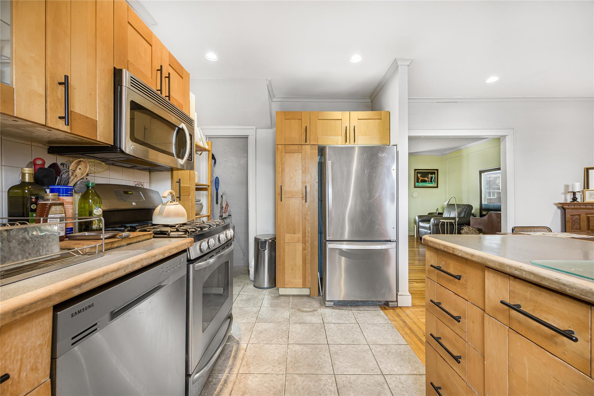 2514 Mickle Avenue, Bronx, New York image 8