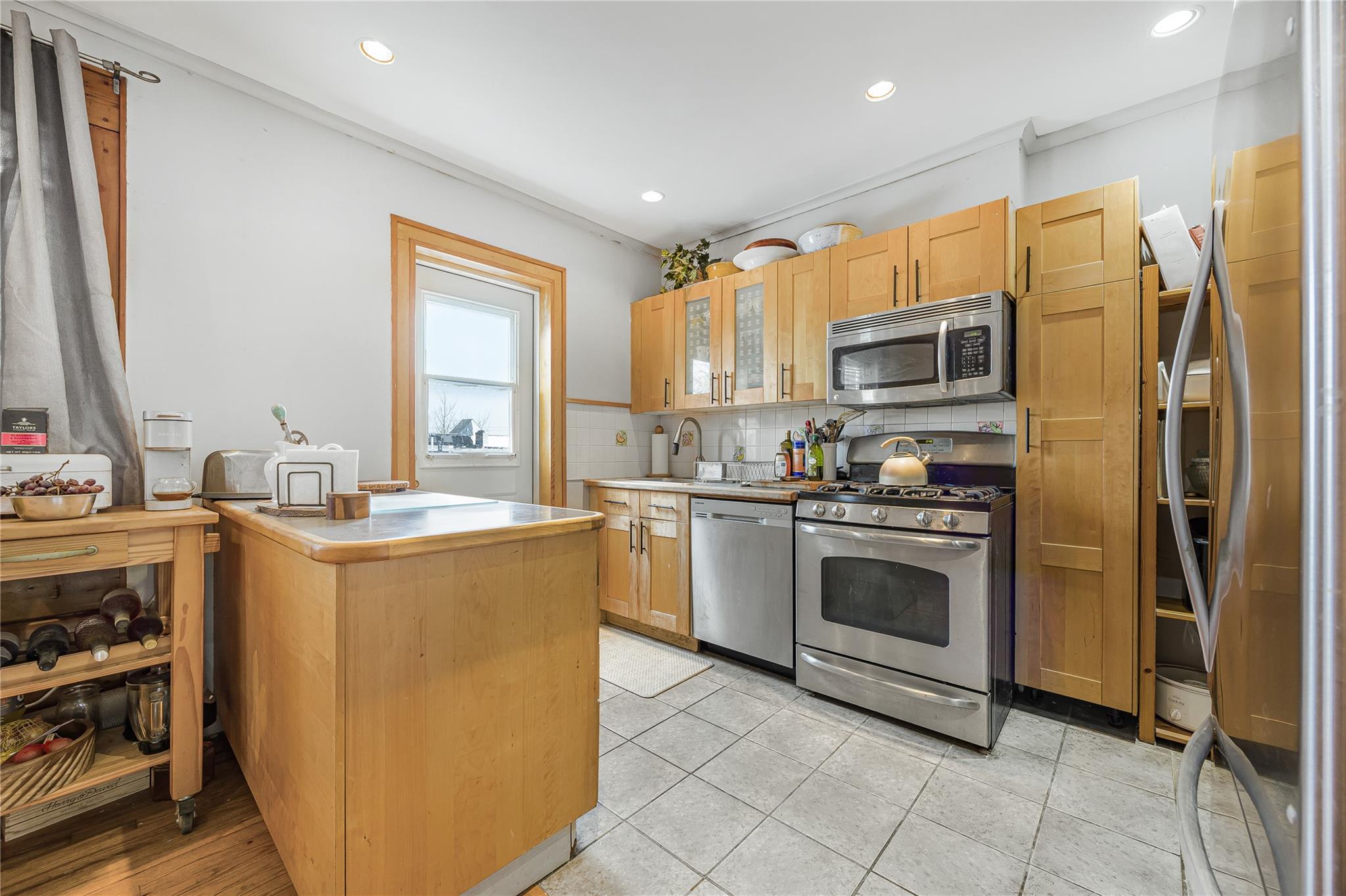 2514 Mickle Avenue, Bronx, New York image 7