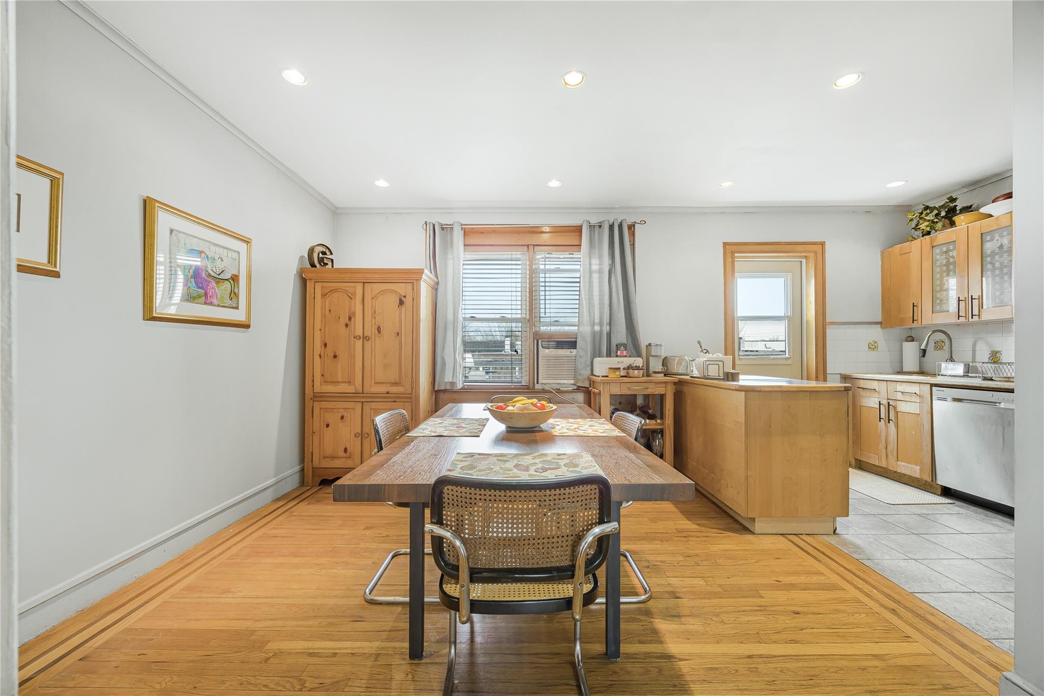 2514 Mickle Avenue, Bronx, New York image 4