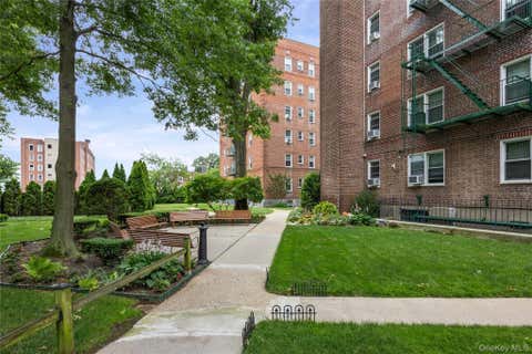 Homes For Sale - 22 Mulford Pl #2D<br/> Nassau County, Hempstead, NY 11550