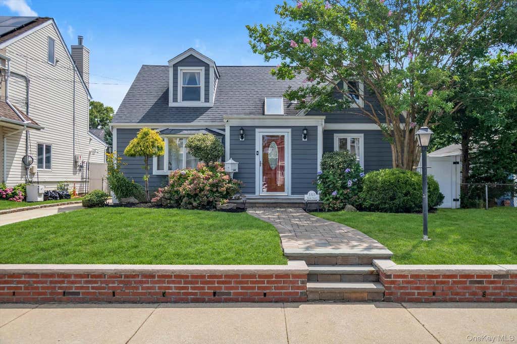 Photo of 3315 2nd street ST, Oceanside, NY 11572 (MLS # 1033500)